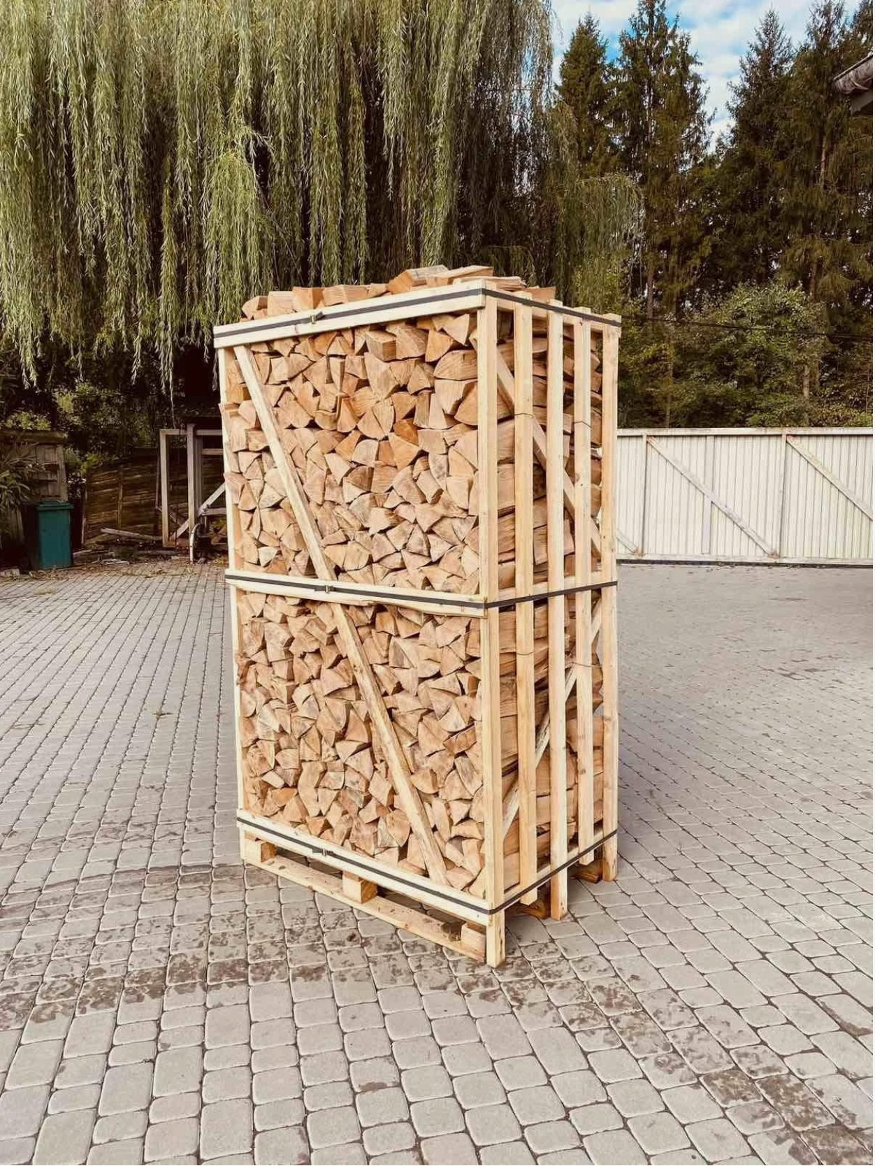 Buchenholz Brennholz 490kg Vorgetrocknet 25/33cm/1 RM