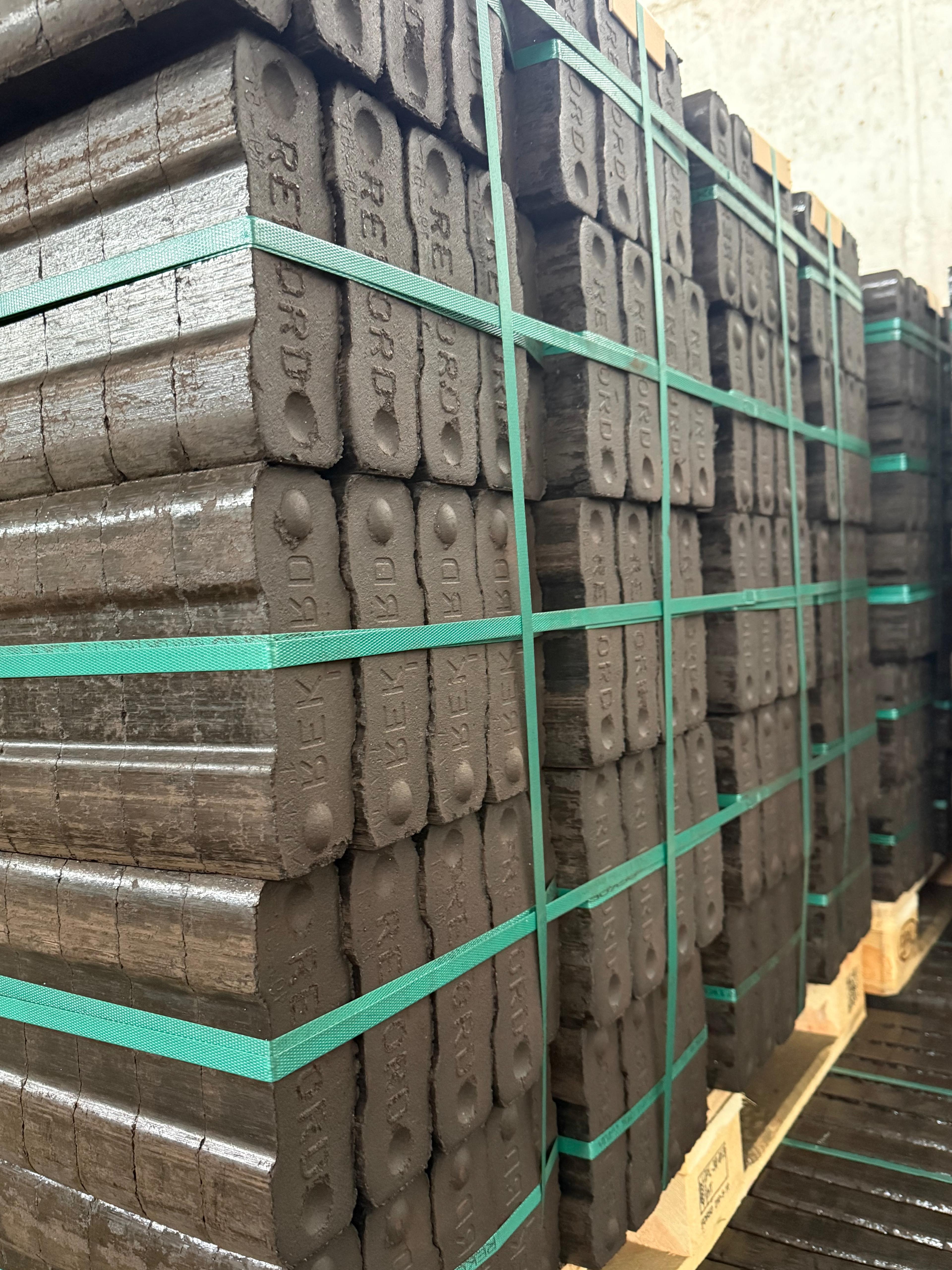 REKORD® kohle Briketts 1 Palette 1000kg a 25kg 40 Pakete