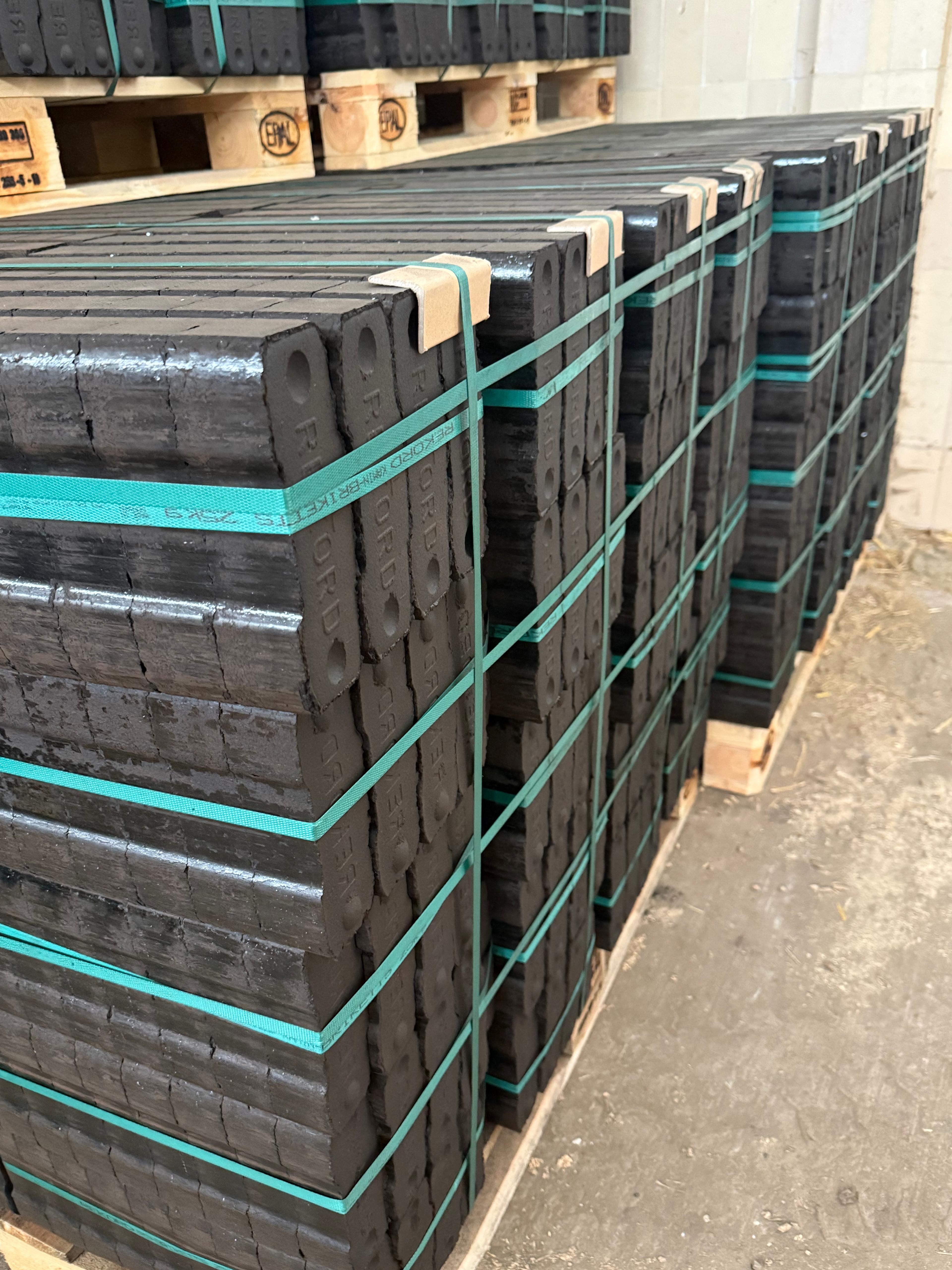 REKORD® kohle Briketts 1 Palette 1000kg a 25kg 40 Pakete