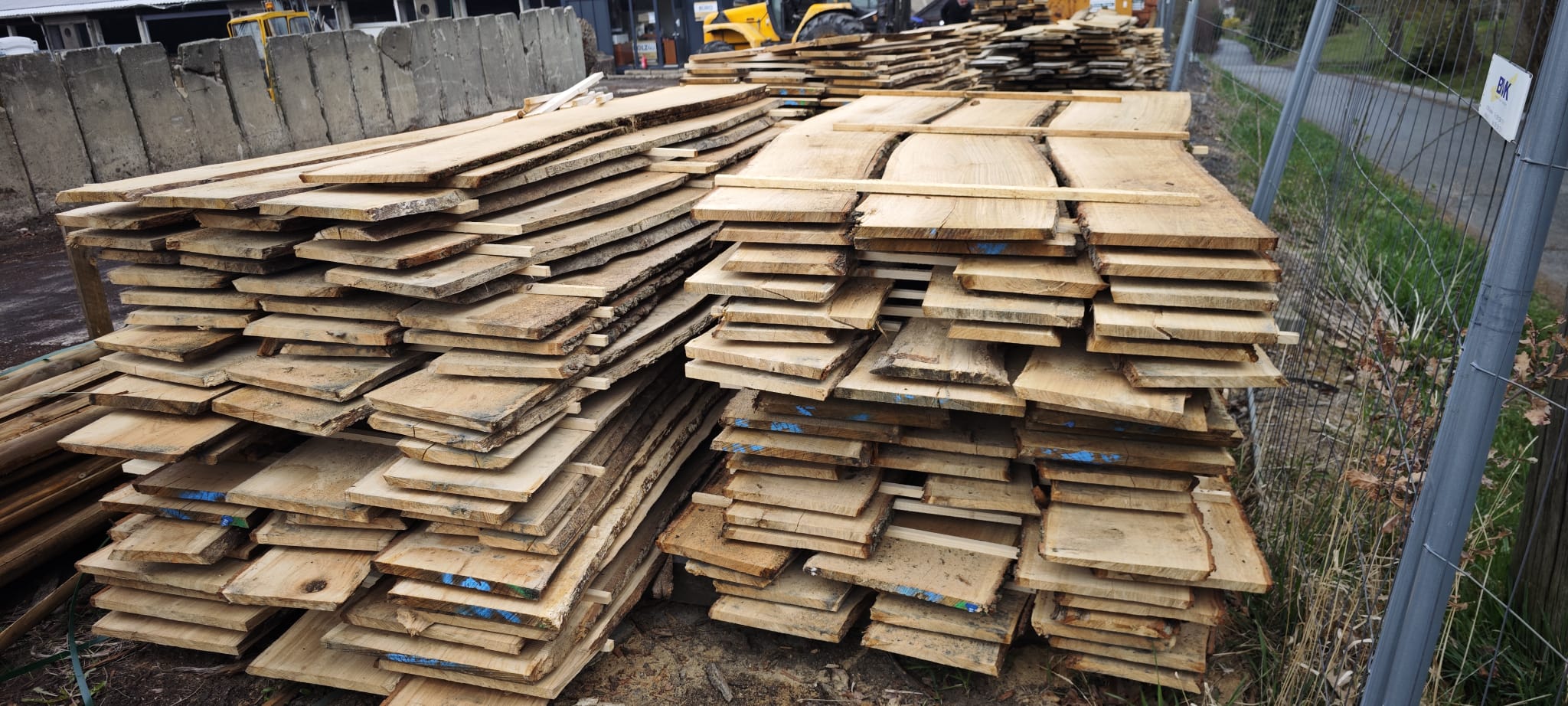 Schwarten in Lärche/Eiche/Fichte Rangerzaun Bonanzabretter