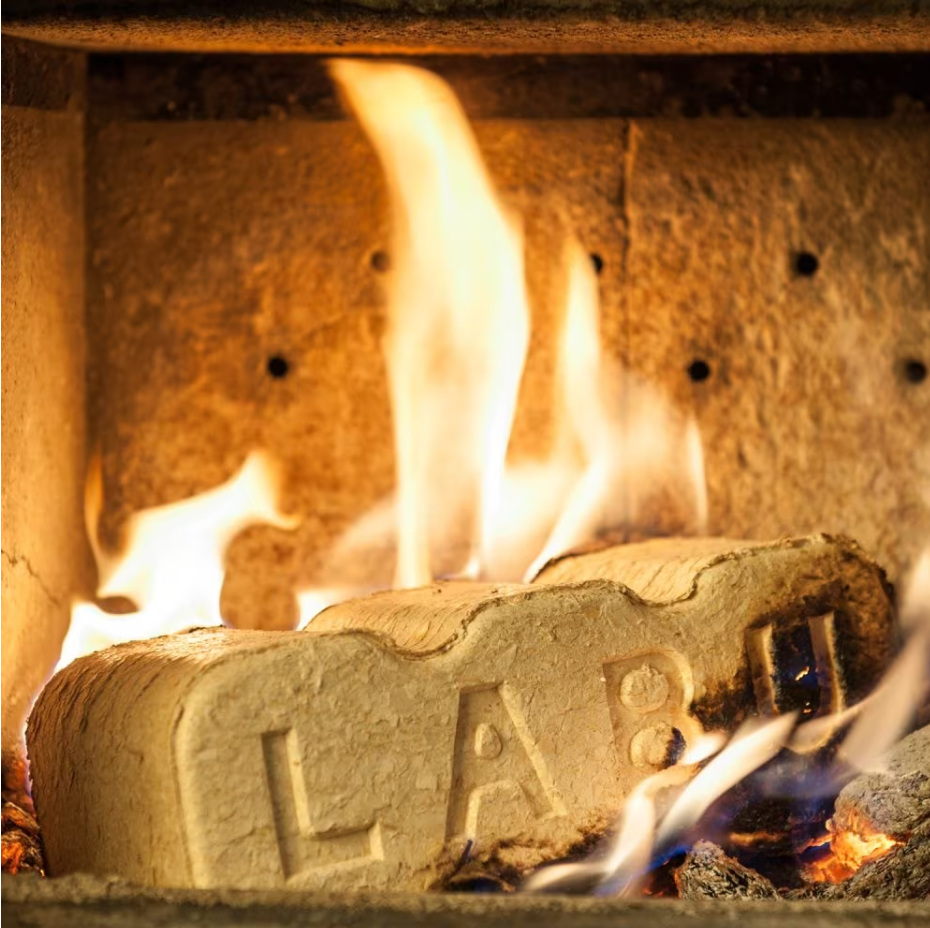 Labu Holzbriketts – ideal für Kamin, Ofen & Heizung Inkl. Lieferung Deutschlandweit